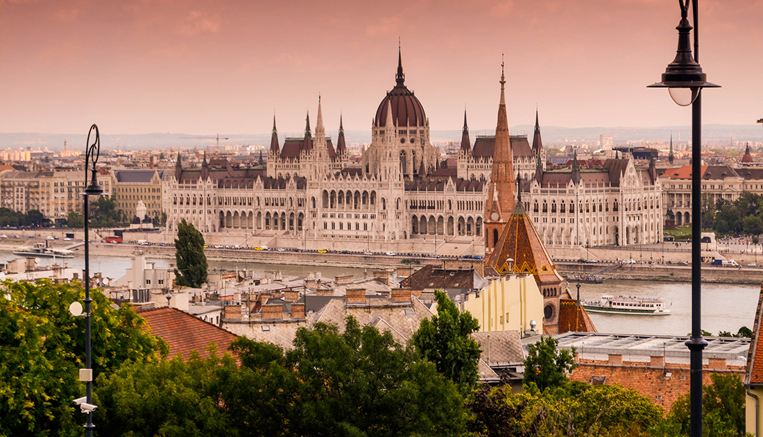 Visit of Budapest with Mundomar Cruises on the river cruise on the Danube