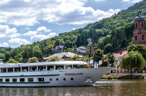 Crucero Fluvial de CoisiEurope MS Modigliani navegando por río.